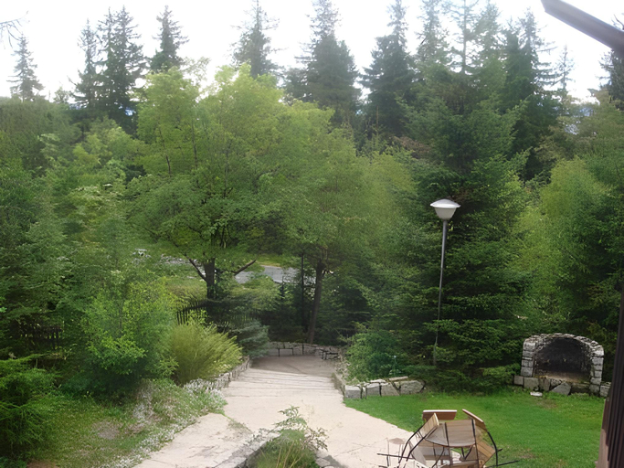 Others 4, Pod Jelencem willa i dom z widokiem na Sniezke blisko Wang, Jelenia Góra