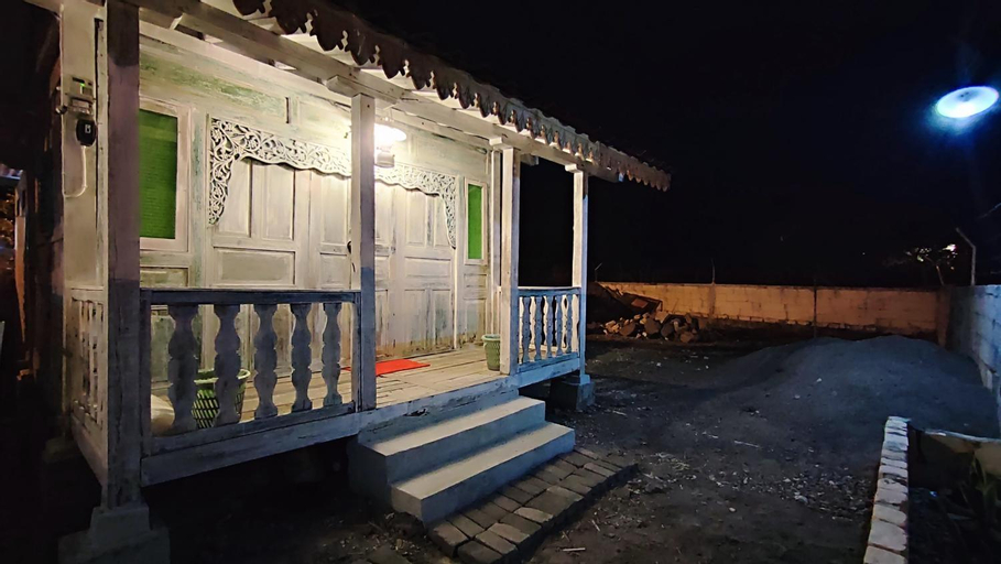 Omah Kayu Palagan, Sleman