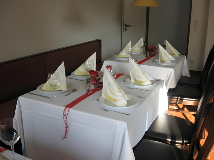 Food & Drinks 4, Nell-Breuning-Hotel, Städteregion Aachen