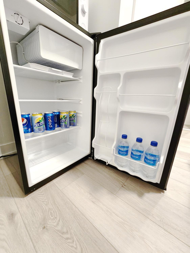 Others 3, King Bed TV Private Ensuite Retreat Bathroom or Economical Double Bed Room, Toronto