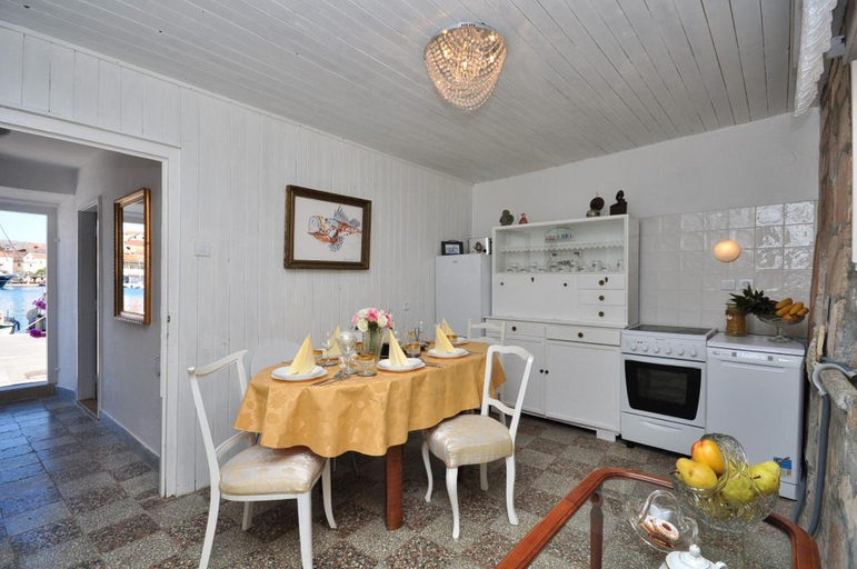 Kitchen 3, Holiday home Gariful, Milna