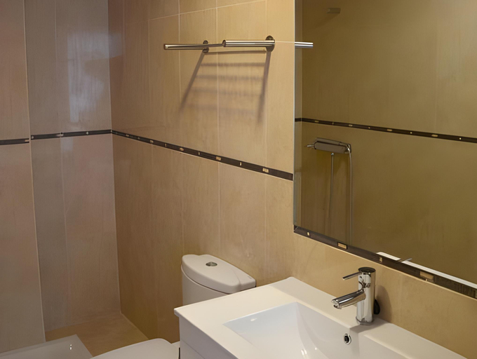 Bathroom 4, Vegasol Playa Apartamentos, Málaga