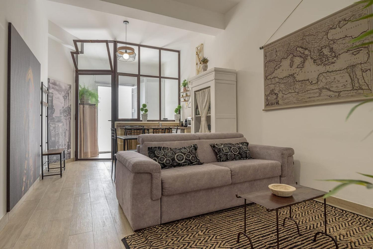 Others 3, Casa Caterina, Syracuse
