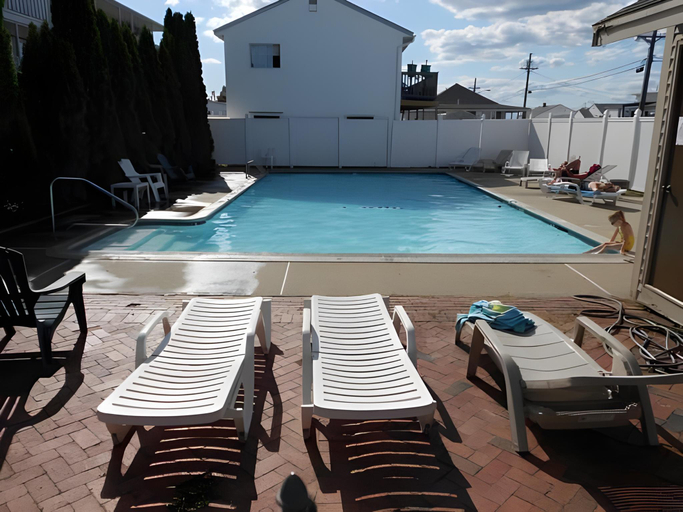 Others 4, Regal Inn Hampton Beach, Rockingham