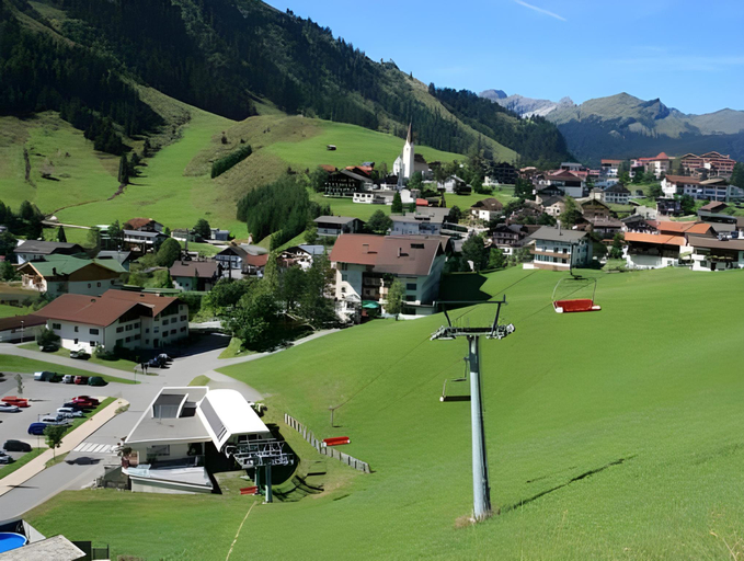 Others 4, Haus Alpina, Reutte
