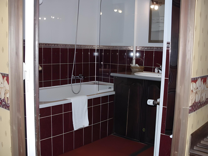 Bathroom, Le Relais Des Dalles - Hotel & Restaurant, Seine-Maritime