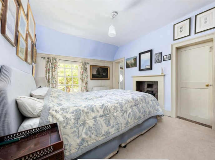 Others 5, Clarendon Cottage, London
