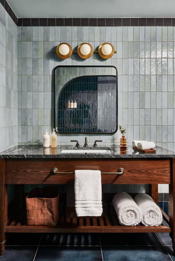 Bathroom 3, The Manchester, Fayette