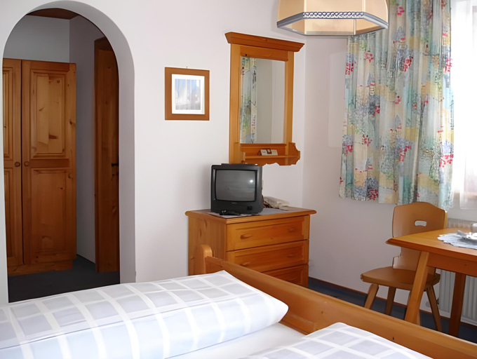Bedroom 2, Hotel Gsallbach, Landeck
