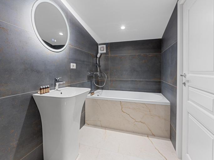 Bathroom 5, Transylvania House, Arieseni