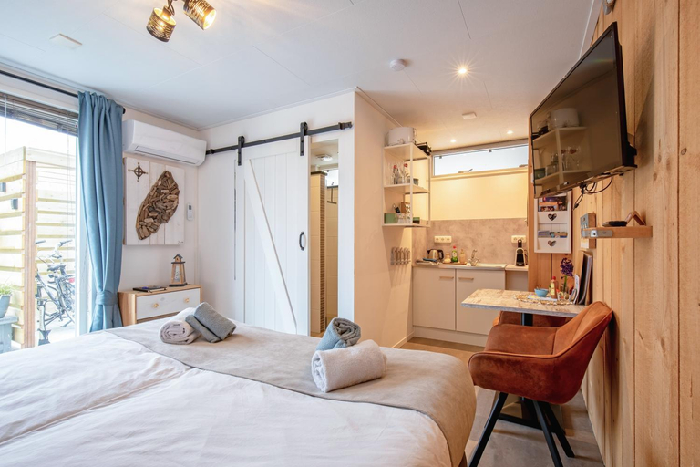 Others 5, Bed en Bike Strunen op Texel, Texel