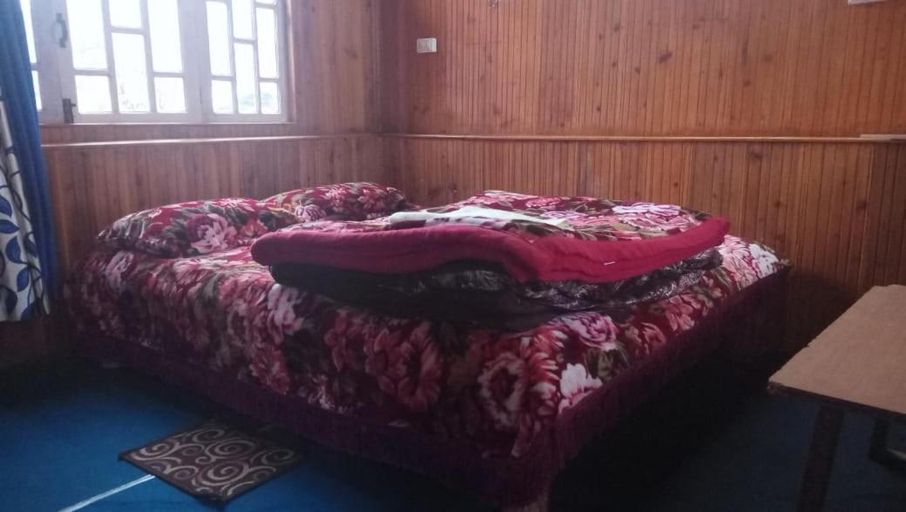 Bedroom 2, Vamoose Sinkawli Homestay, Darjiling