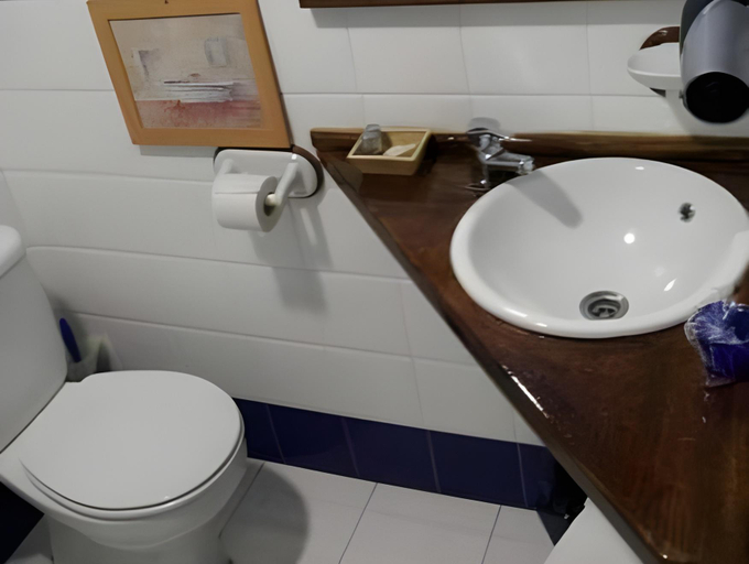 Bathroom 3, PR 25 de Julio, A Coruña