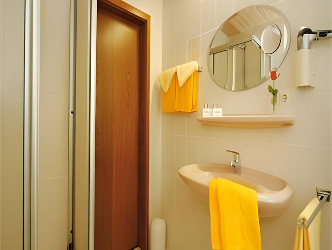 Bathroom 3, Boutique Hotel an der Mosel - ehemalig Hotel Kreuter, Koblenz