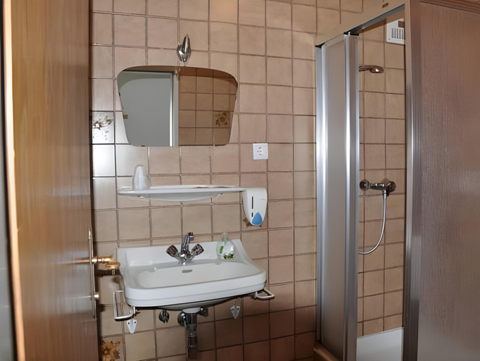 Bathroom 4, Gasthof Durigon, Tamsweg