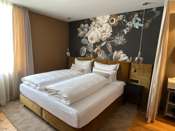 Bedroom 2, Boutiquehotel Burg Adenbach & Alter Weinbau, Ahrweiler