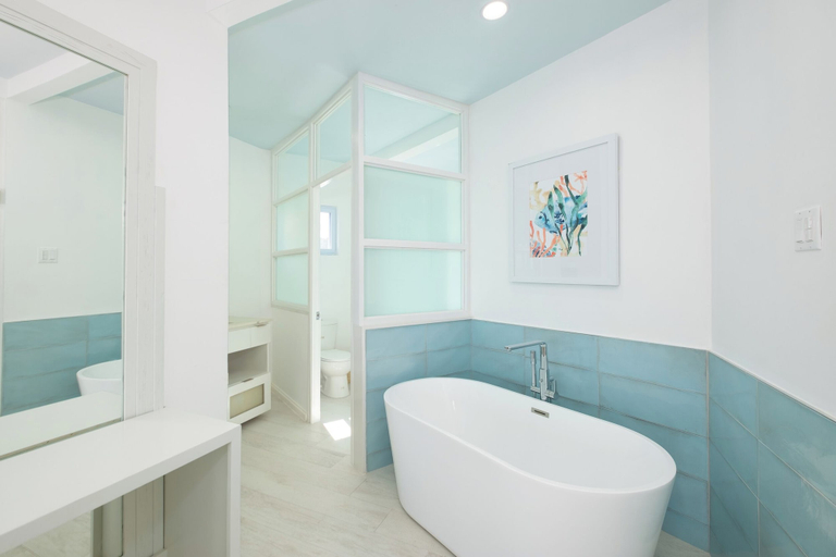Bathroom, Blue-sky penthouse