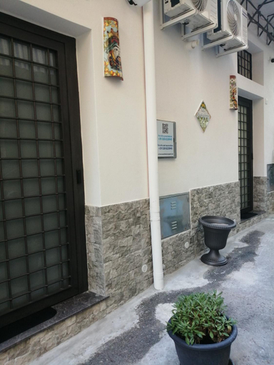 Others 2, Suites Masculu & Fimmina, Palermo