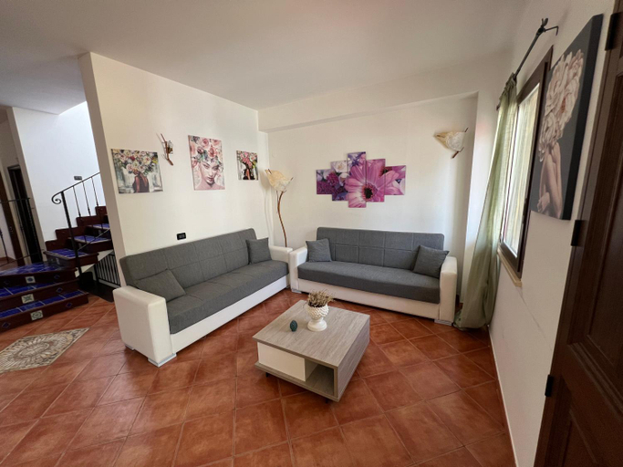 Others 4, Villa Alelida, Palermo