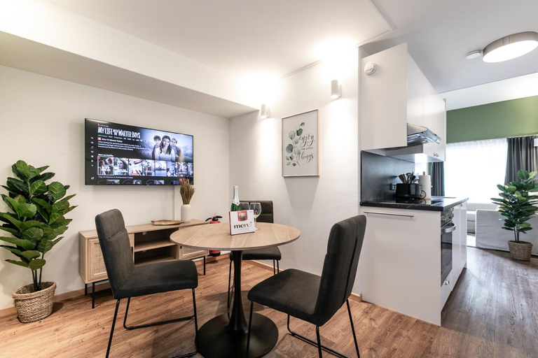 Others 4, Spirit Apartments Suites - Zentral - Parking - AC, Interlaken
