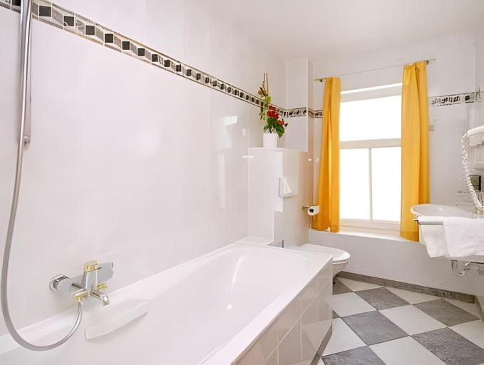 Bathroom 3, Hotel Villa Neander, Vorpommern-Rügen