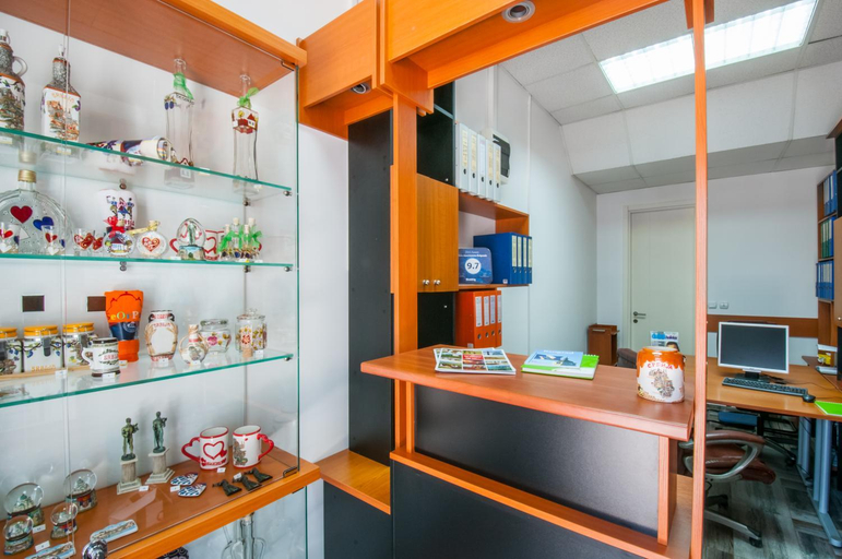 Food & Drinks 3, Twin Belville Apartments, Belgrade