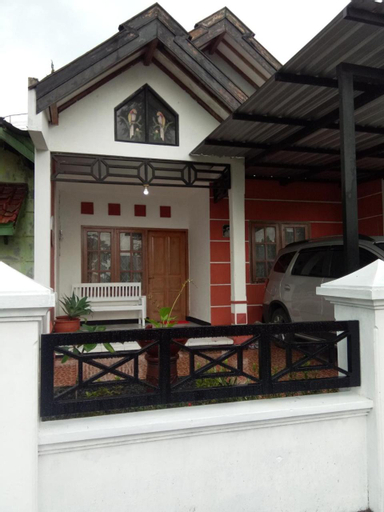 Exterior 3