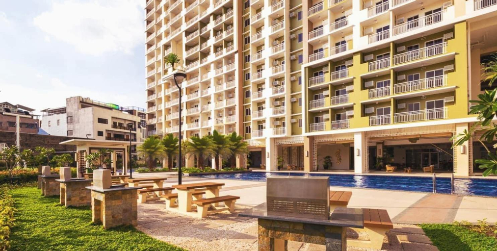 Exterior 10