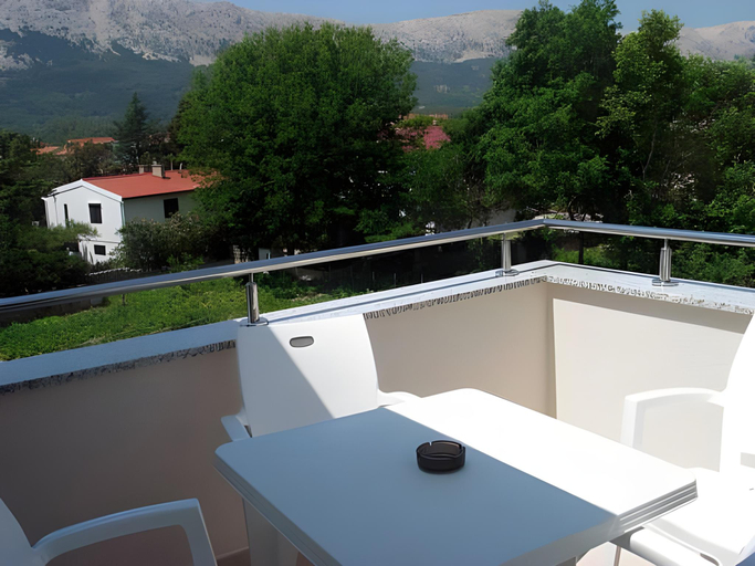 Others 5, Apartments Crnekovic V, Baška