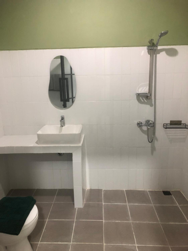 Bathroom 14