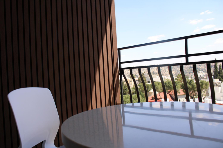 Others 5, Soho Midtown, Wadi Essier