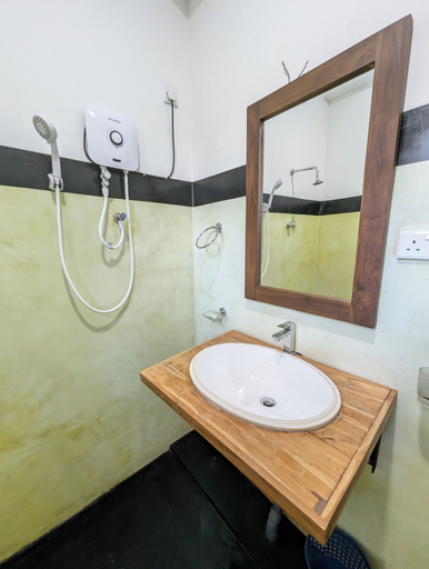 Bathroom, Costels Weligama, Weligama