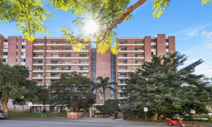 Exterior & Views, Studio Apartment in East Perth, Perth