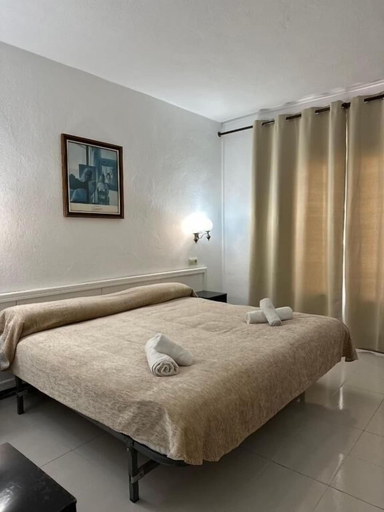 Bedroom 4, Nou Roser, Girona