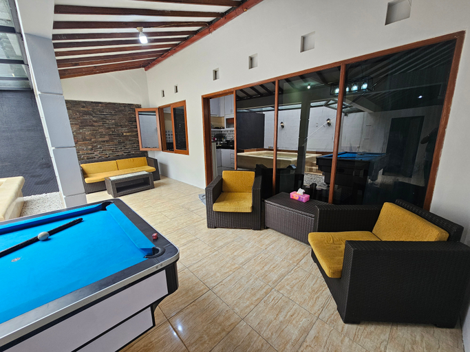 Sport & Beauty, Villa Bandung Lembang With Jacuzzi Air hangat & Billiard, Bandung