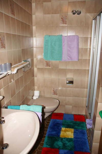 Bathroom 4, Bayerischer Hof, Miltenberg