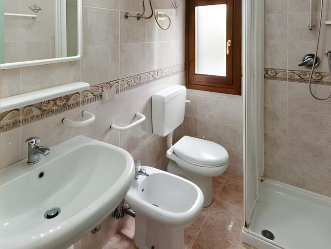 Bathroom 2, Villa Veneta, Venezia