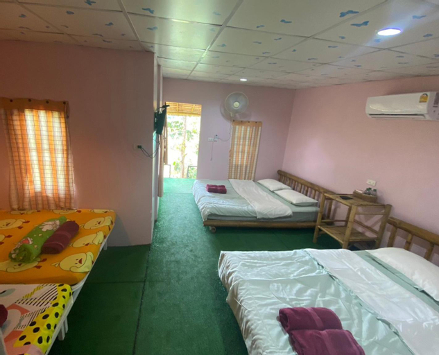 Bedroom 2, Khlongsaeng farmstay, Ban Ta Khun