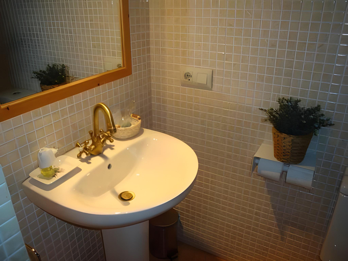 Bathroom 3, La Lolita Adults Only, Girona