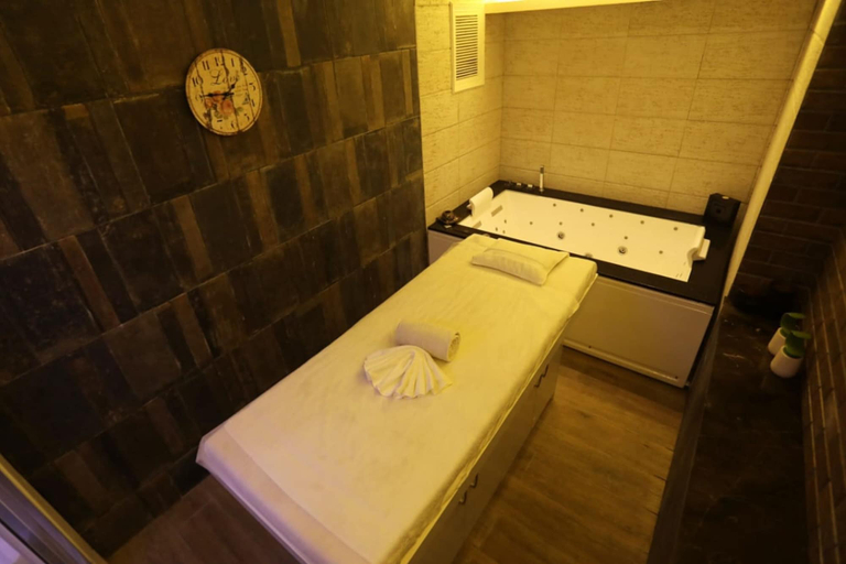 Bathroom 4, Moustache Mussoorie, Dehradun
