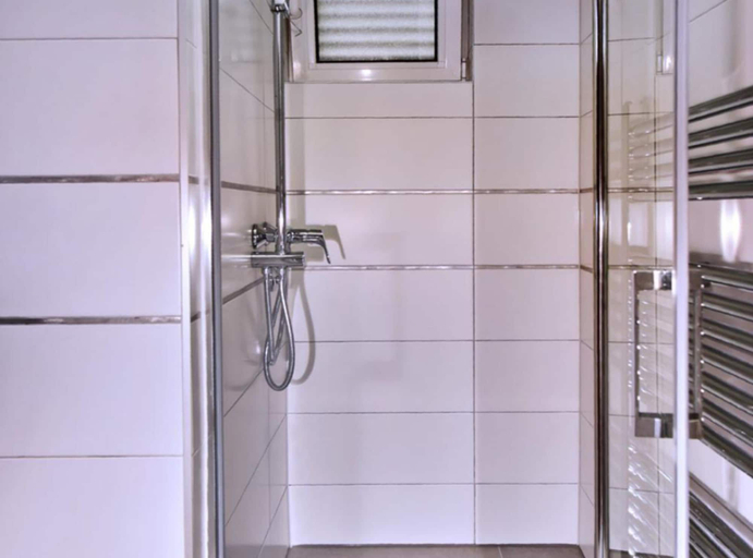 Bathroom 2, Peaceful and Secluded Krk Apartment With Terrace, Krk