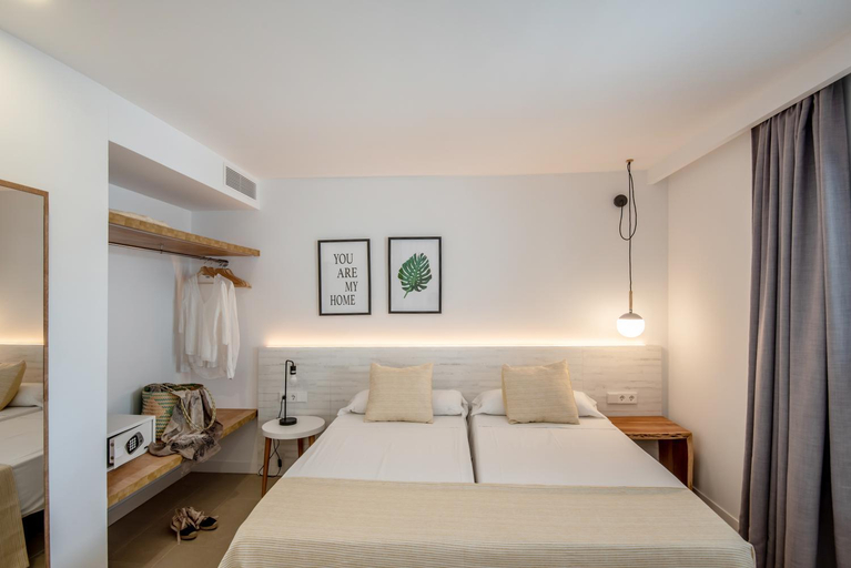 Others 3, Apartamentos Top Secret Prestige Es Pujols - Formentera Vacaciones, Baleares