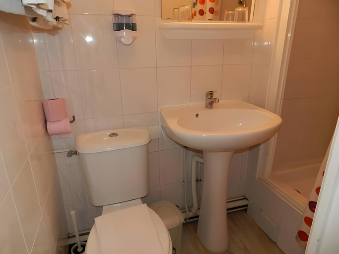 Bathroom 4, Mon P'tit Hotel, Hérault