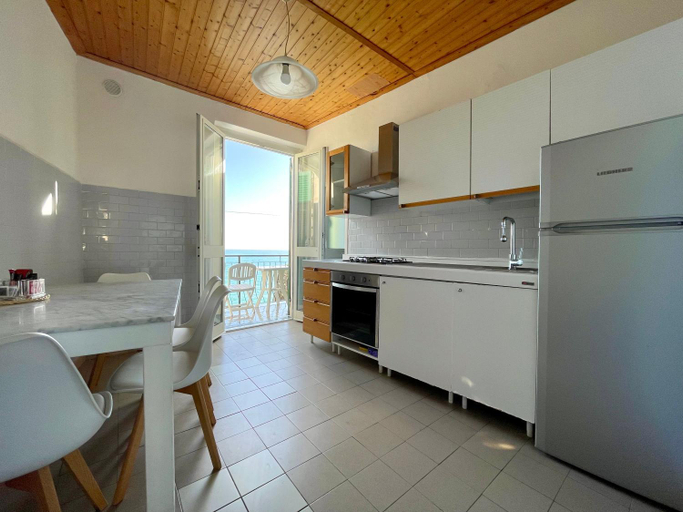 Dining Room, Families or Groups 3 Terrazzi Apartment on Sea, La Spezia