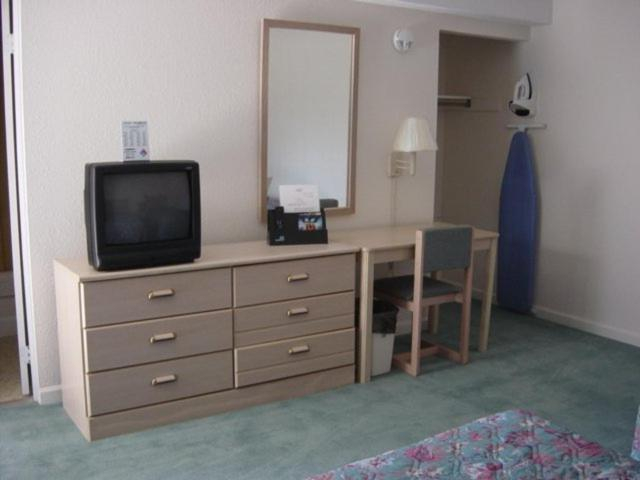 Others 2, Prestige Inn, Tippecanoe