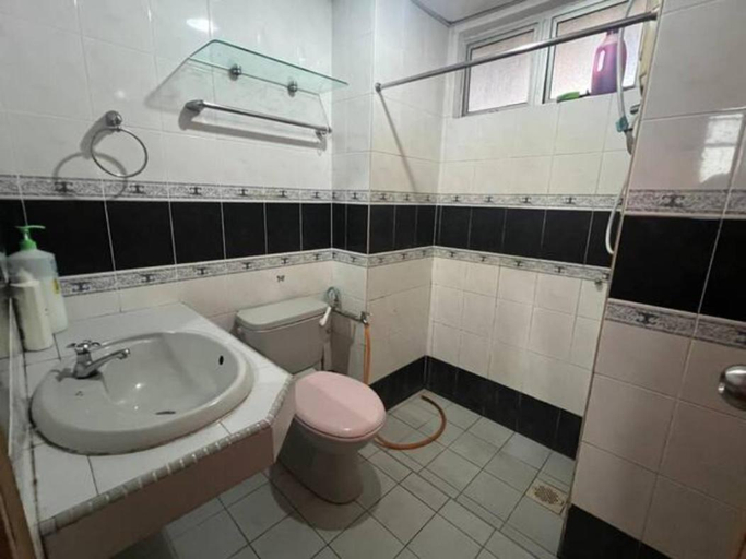 Bathroom 2, Glory Beach Resort Beach View, Port Dickson