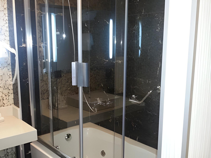 Bathroom 4, Tempo Suites Aeropuerto, Bakırköy