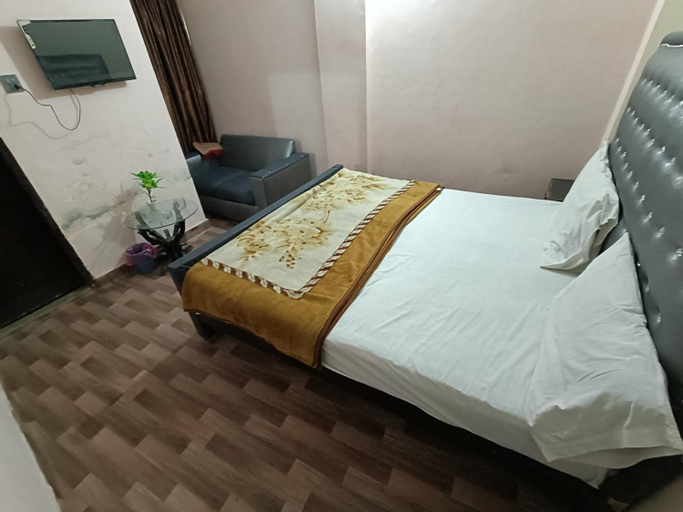 Others 3, Lahore City Hotel, Lahore