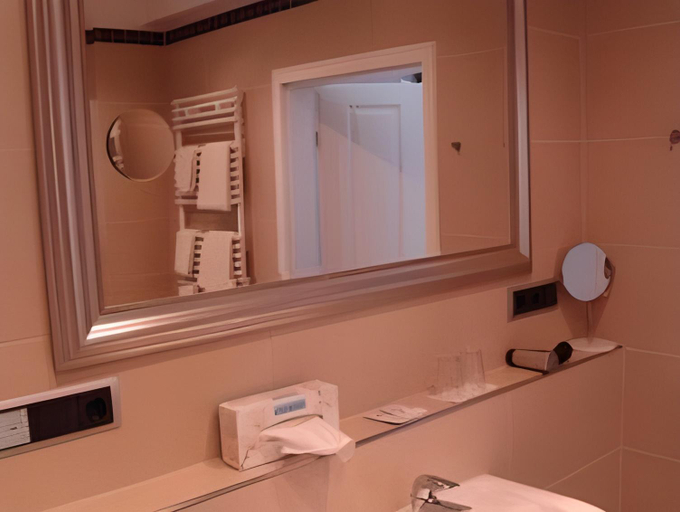 Bathroom 4, Sprenz, Oldenburg