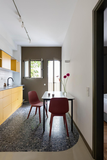 Others 4, Nileos House, Attica